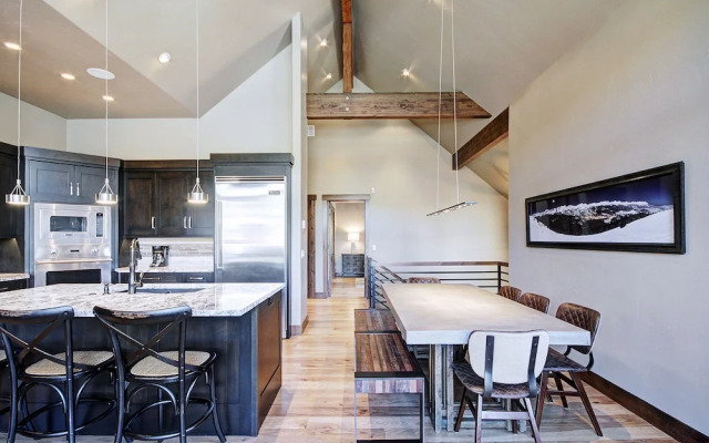 Slope View  3 Bedroom Townhouse by RedAwning