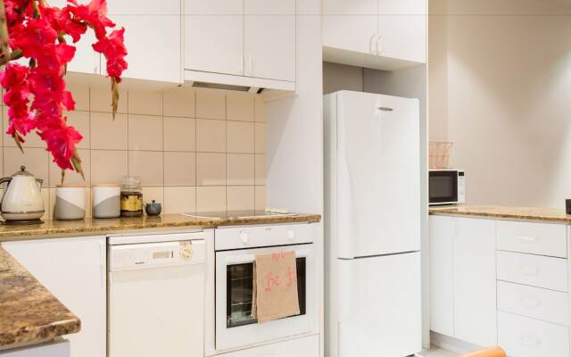 1 Exhibition Apartment Hotel