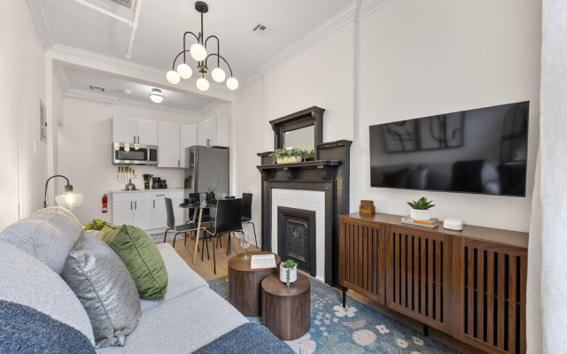 3 Bedroom Brownstone Near Subway & Columbia Uni
