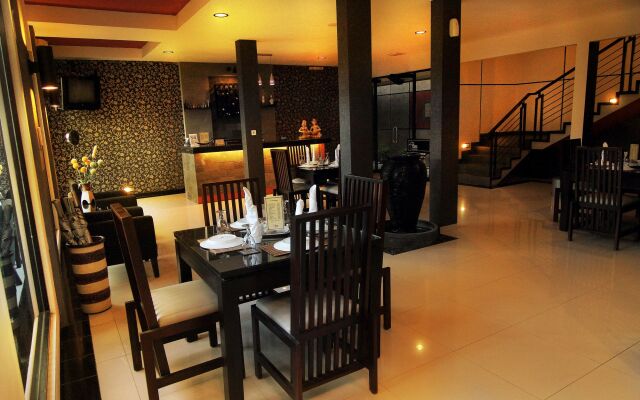 Puri Chorus Hotel