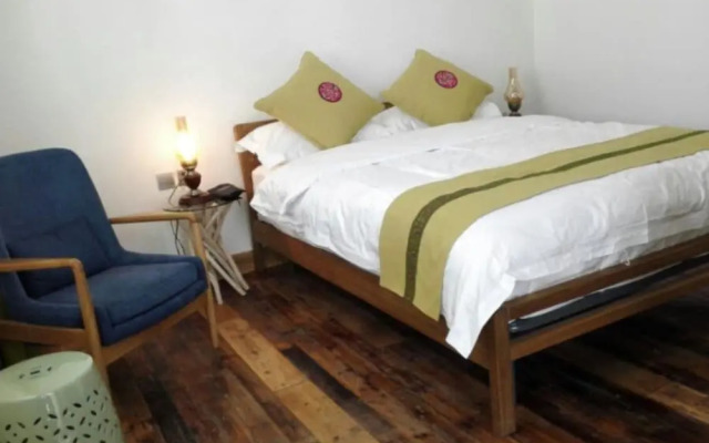 Chuxiong Courtyard China Theme Hostel