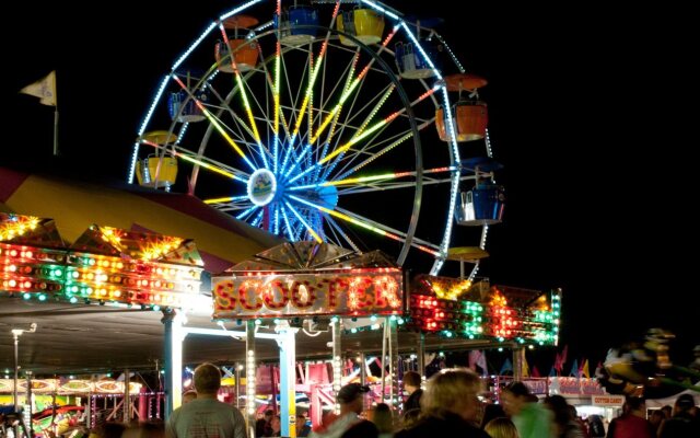 Holiday Inn Express Hotel & Suites CLARINGTON - BOWMANVILLE by IHG