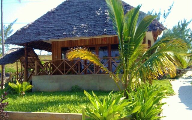 Domokuchu Beach Bungalows