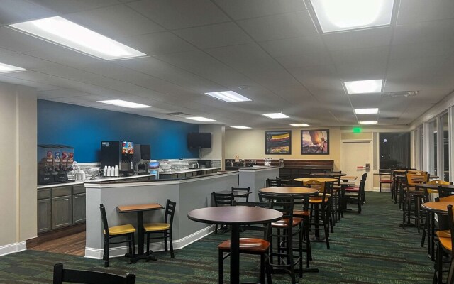 Days Inn By Wyndham Muskegon