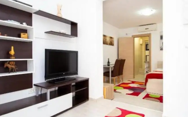 Flat With Shared Pool in Pr anj Montenegro
