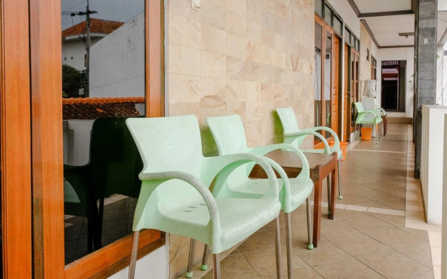 OYO 2060 Adam's Apple Family Guest House