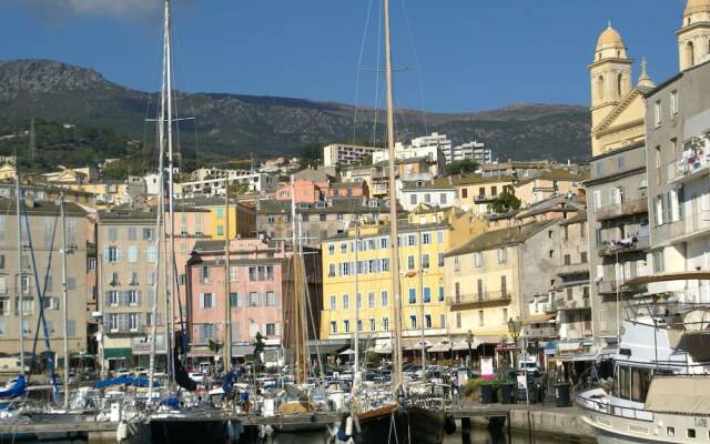 Charming Holiday Home in Poggio-mezzana, 150 m From Beach