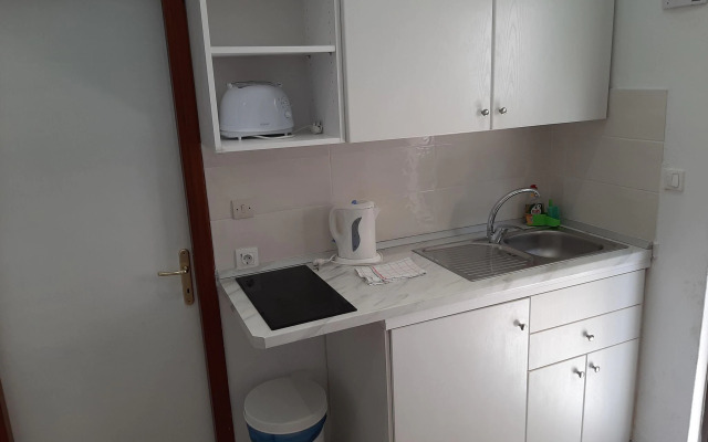 Cheerful apartment in Mpenitses with balcony