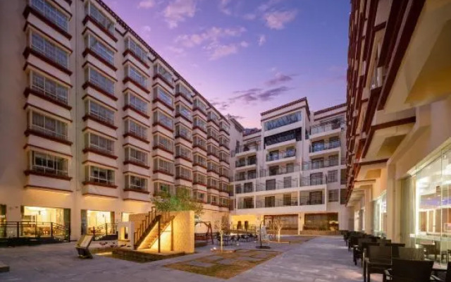 Yijin Muyun Hotel  Shangri-La Diqing Prefecture Ethnic Middle School