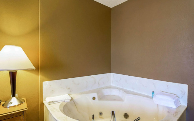 Quality Inn St. Cloud West