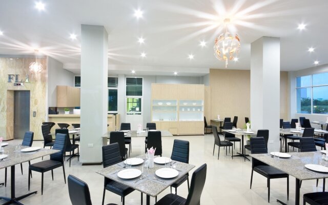 Siam Golden Place Suvarnabhumi by Cubic