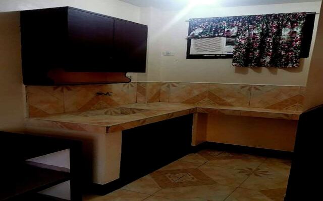 Oyo 833 Ln Apartelle