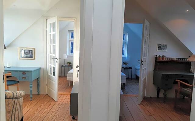 LatterLy Rooms