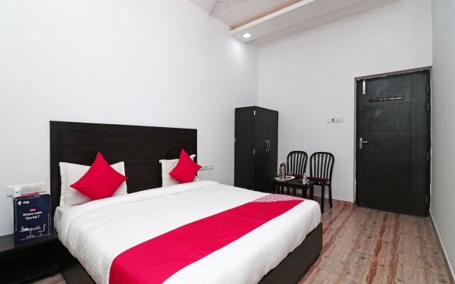 OYO 16080 The Royal Orchid