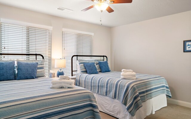 Vacation Home with easy access to bike and hiking trails by Redawning