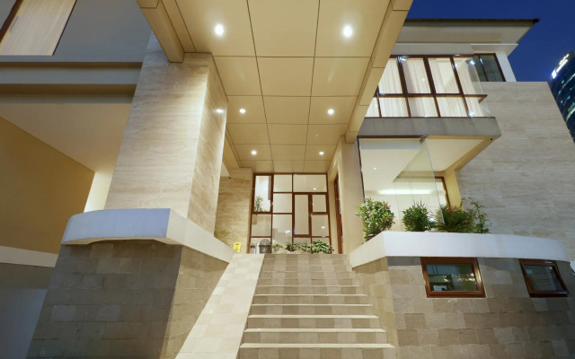 Plaza 54 Residence (Vaccinated Staff)