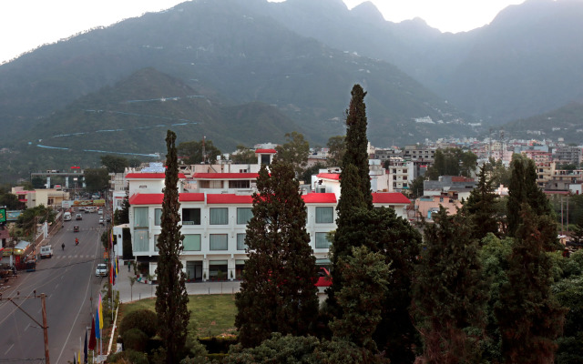 The Vaishnodevi Sarovar Portico