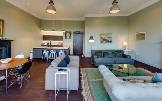 Stylish & Spacious Georgian New Town 3bed Apt