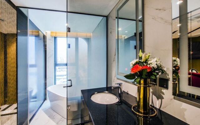 Hotel the Castle Sincheon