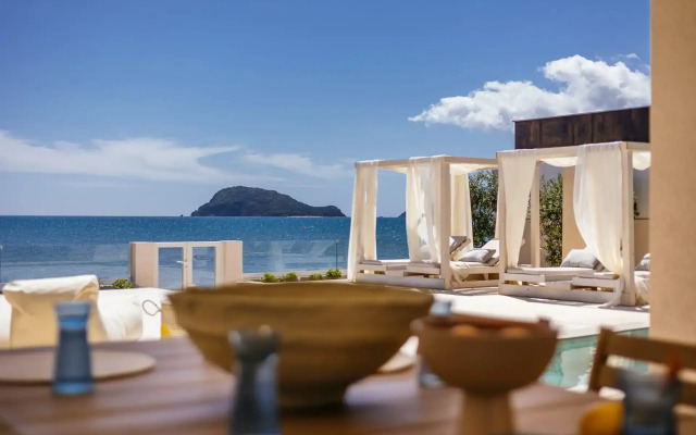 Salty Angel Sea Front Villa