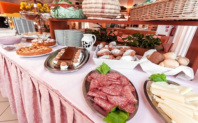 Hotel Joli