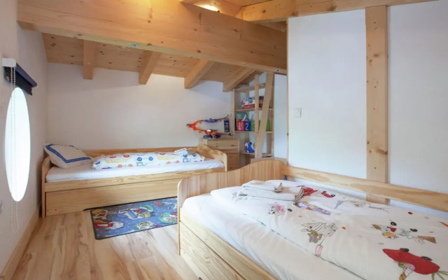 Stunning Holiday Home With Balcony, Ski Storage, Parking