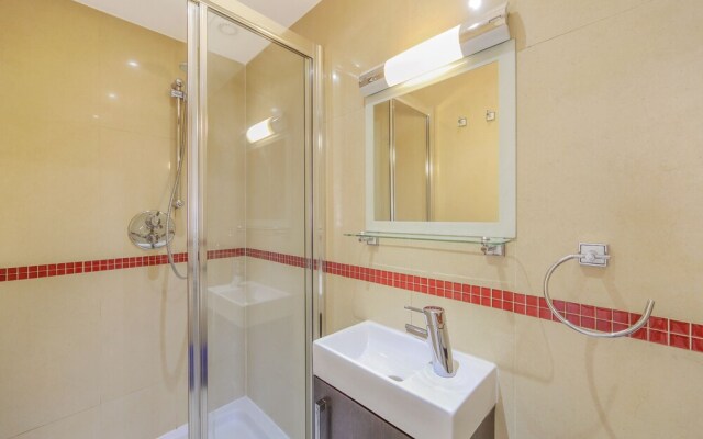 Baker Street Suites