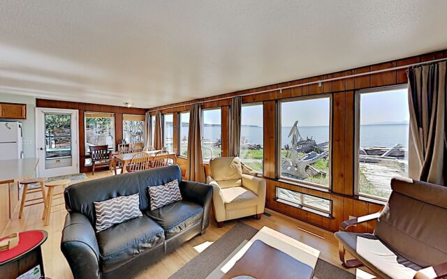 Beachfront Gem In Coupeville 3 Bedroom Home