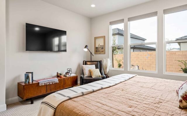 Blackbird 5 Bedroom Home