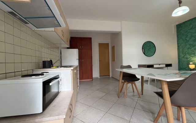 Happy Apartments