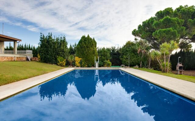 Deluxe Villa in Urbanització Bon Relax near Beach