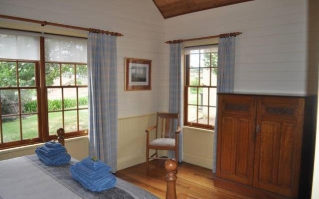 The Mill House Cottage – Guest Rooms – Richmond