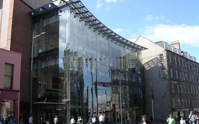 16 Buccleuch Street
