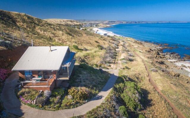 Cliffs End Beach Shack - 105 Gold Coast Drive, Carrickalinga