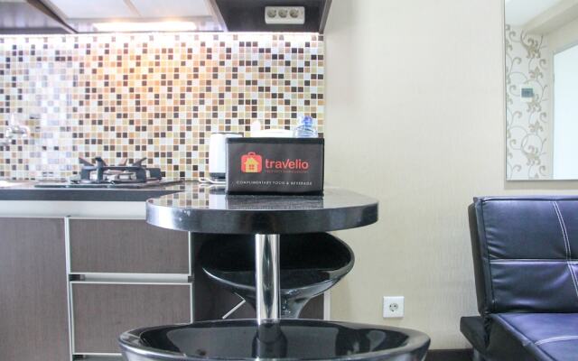 Clean and Cozy 2BR at Green Bay Apartment