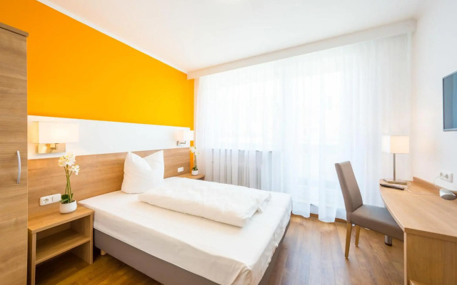 Hotel S16