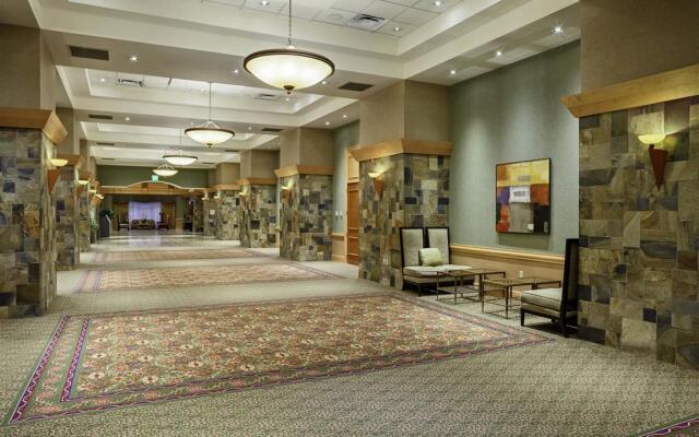 DoubleTree By Hilton Hotel Denver - Stapleton North