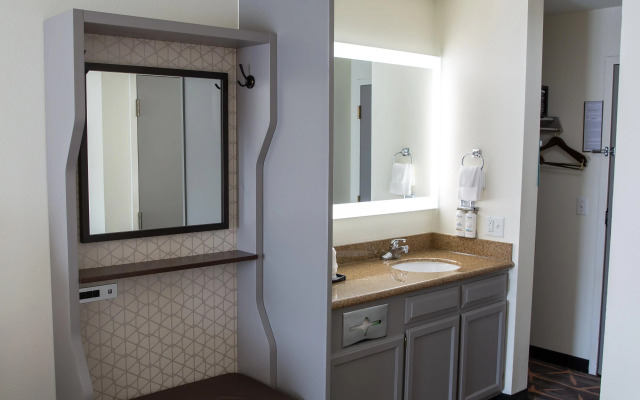 Holiday Inn Redding by IHG