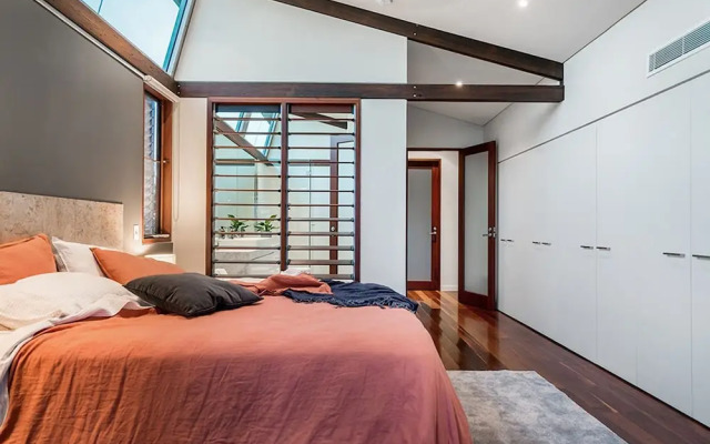 Your Luxury Escape - On The Bay 2