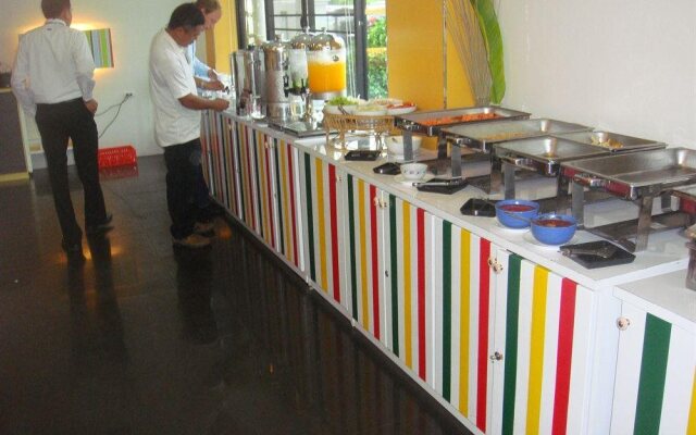 Aunchaleena Grand Hotel Wing B