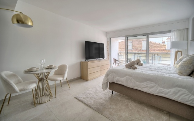 Ref 493883 in Cannes