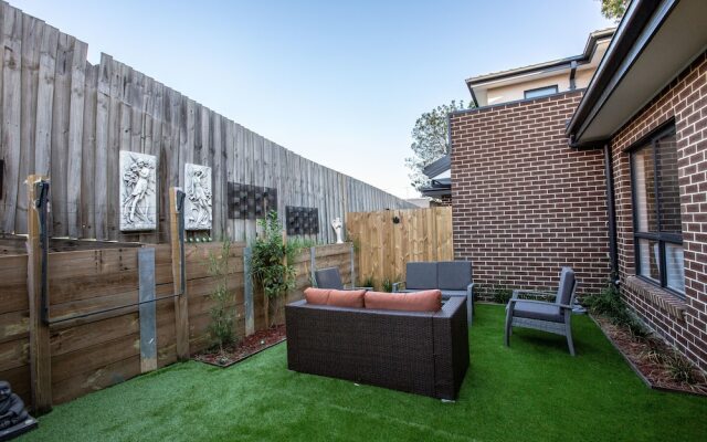 Aujoy 4 Bed Townhouse Burwood 2