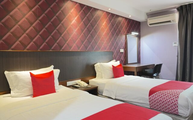 OYO 43987 Season Inn