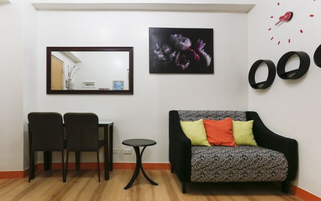 OYO 467 Trees Residences