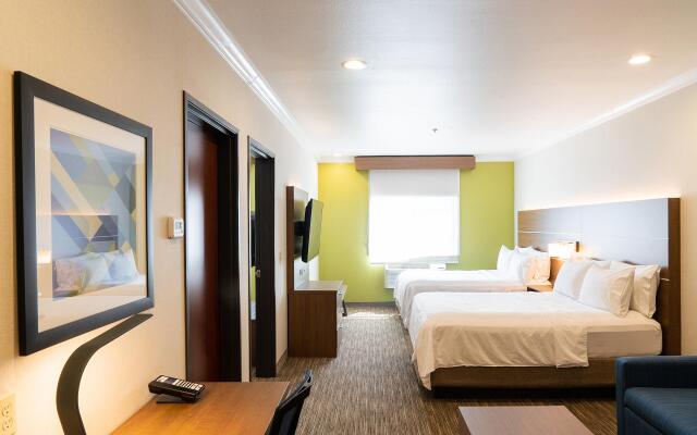 Holiday Inn Express & Suites Davis - University Area, an IHG Hotel