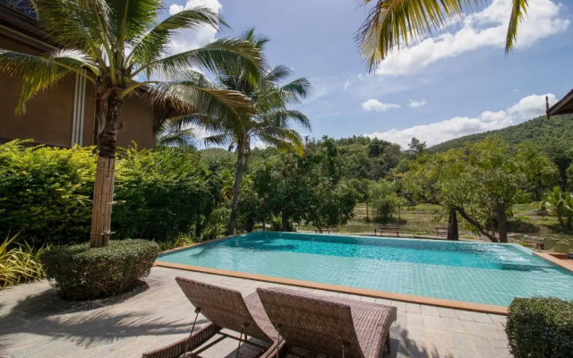 Royal Train Garden Resort By Zuzu