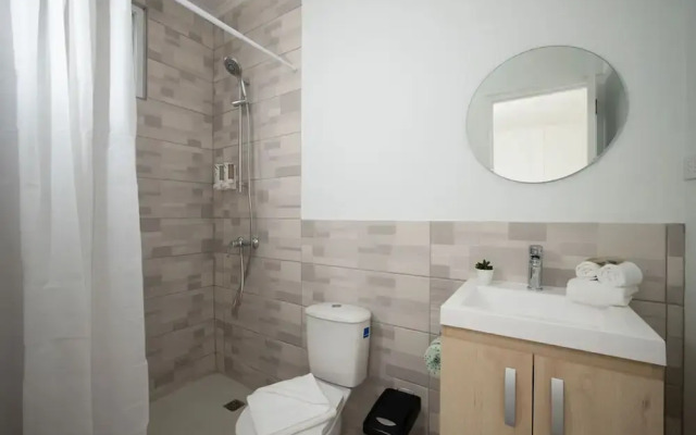 Newly Renovated 4BR 4BA Private Pool Eagle Beach