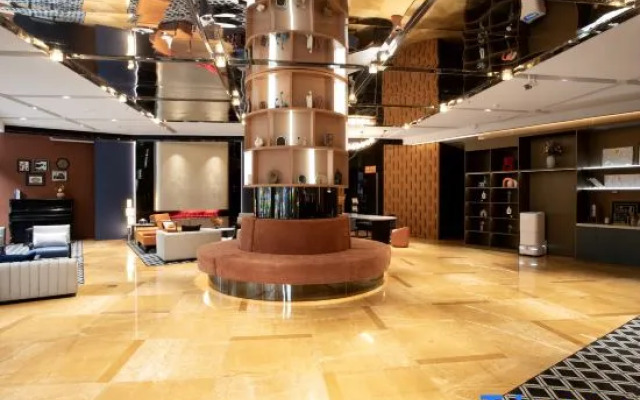 New Joy Hotel (Internatial Trade Spring Department Store Shopping)