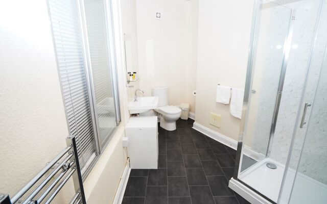 E2M Stays Lowestoft High street