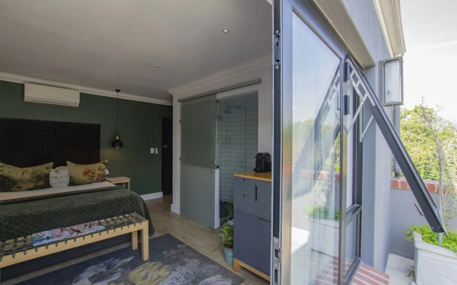 Twice Central Guesthouse